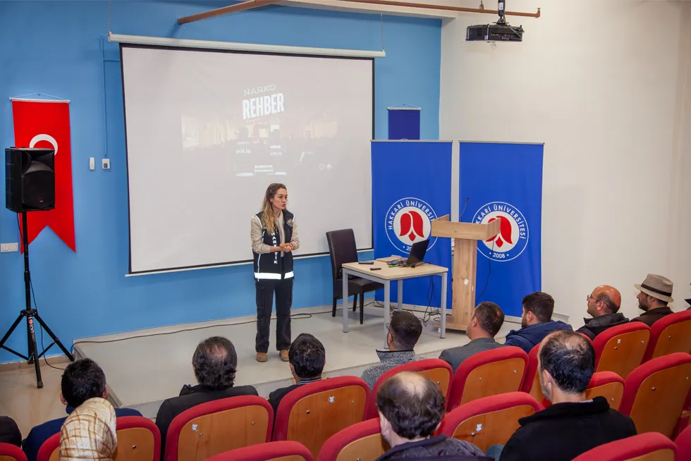 Üniversitemizde Narko Gençlik ve Narko-Rehber Eğitimi Verildi