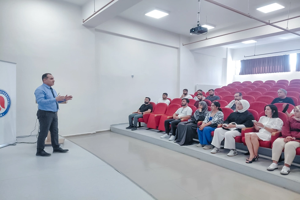 Üniversitemizde Öğrenci Kalite Elçilerine Yönelik Eğitim Verildi
