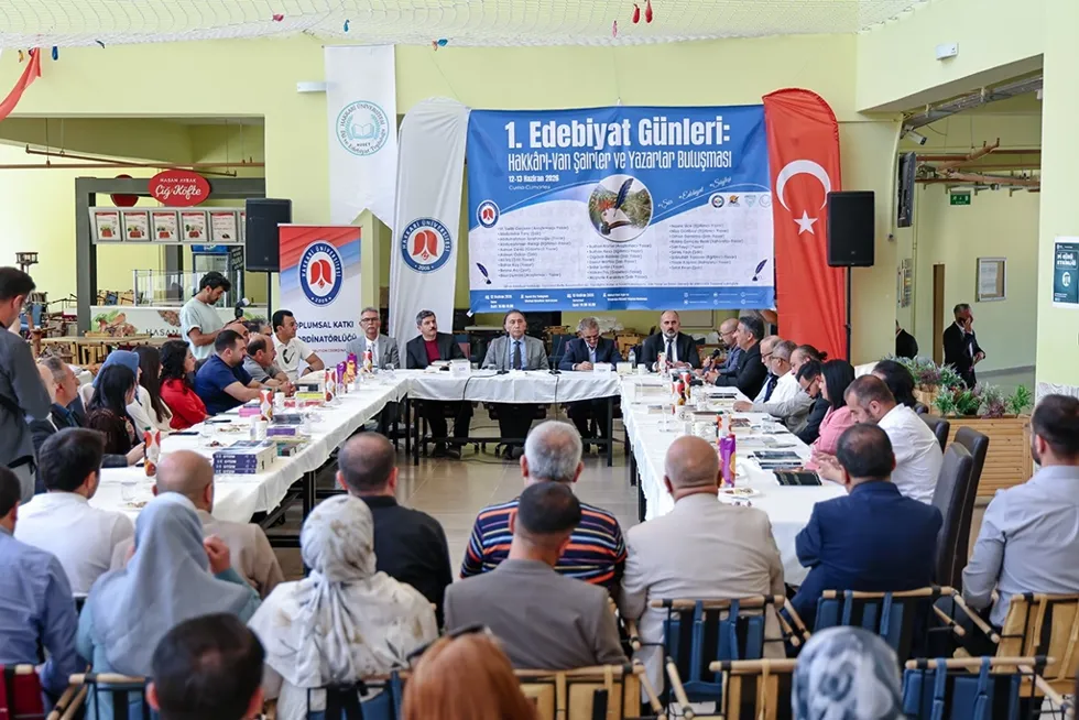 Koordinatörlüğümüz İş Birliğinde Üniversitemizde Hakkari-Van Şairler ve Yazarlar Buluşması Düzenlendi