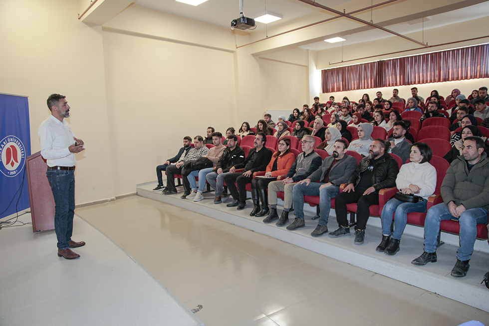 Üniversitemizde Kriz ve Stres Yönetimi Konulu Söyleşi Düzenlendi