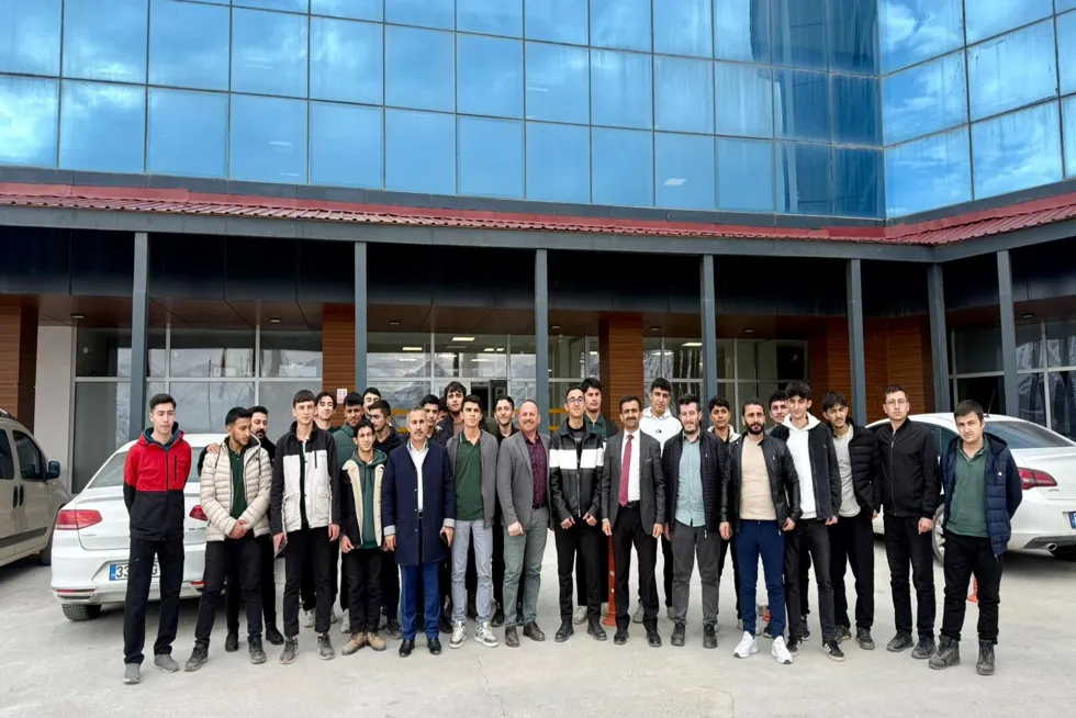 Hakkari Hüseyin Çelik Anadolu İmam Hatip Lisesi Öğrencileri Kütüphanemizi Ziyaret Etti.