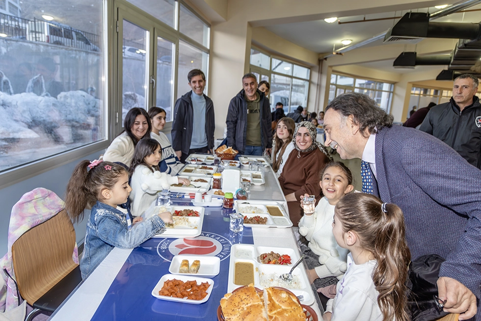 Rektörümüz İdari Personelimizle İftar Sofrasında Buluştu