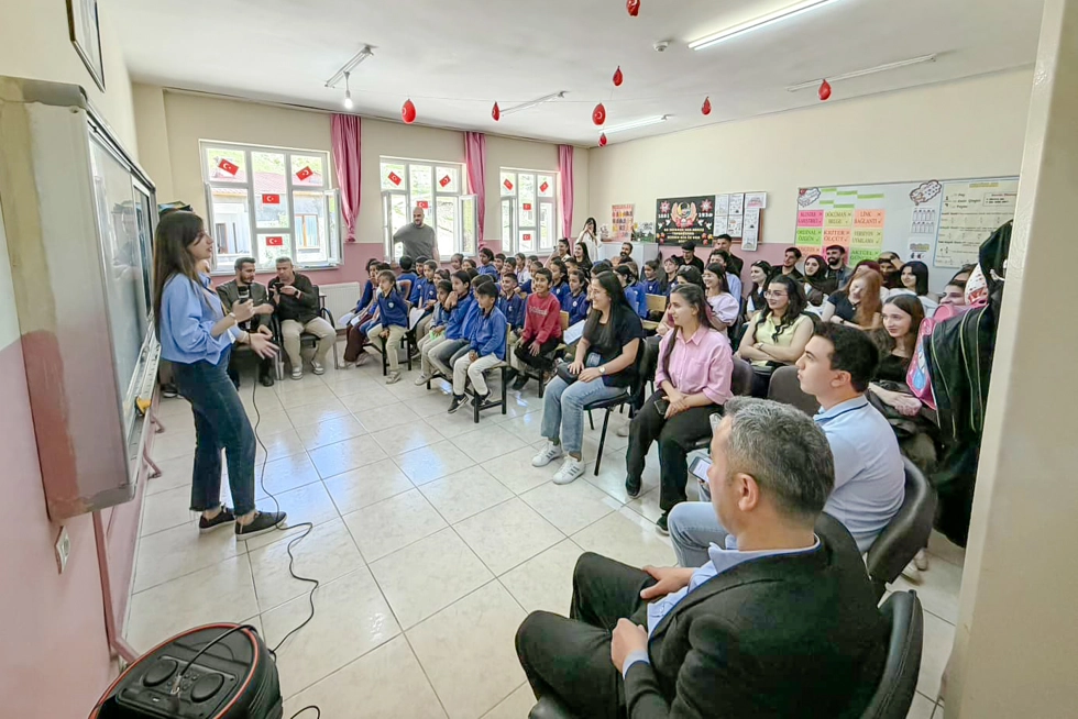 Öğrenci Topluluğumuz İlkokul Öğrencileri ile Şiir Etkinliğinde Buluştu