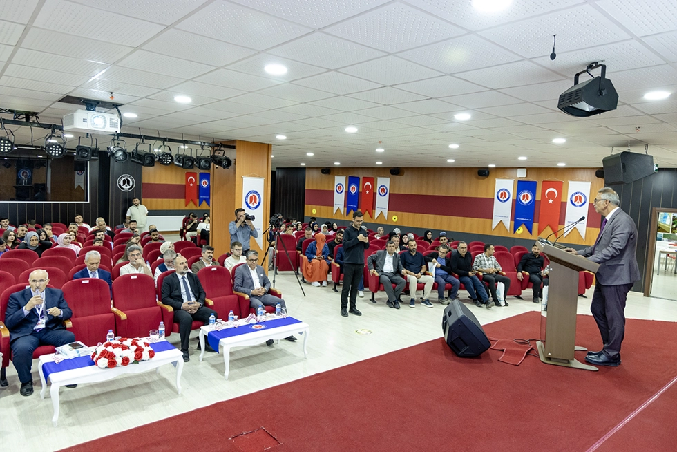 III. Uluslararası Zap Havzası Sempozyumu’nda Abdülâhad Dâvûd Ele Alındı