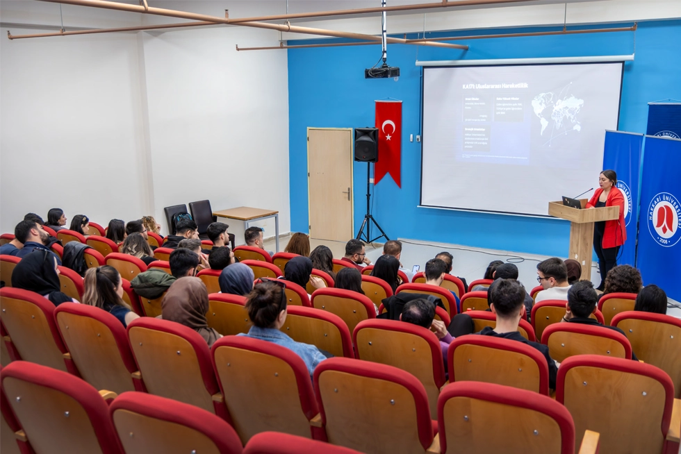 Üniversitemizde “Deneyim Paylaşma ve Teşvik” Konulu Konferans Düzenlendi