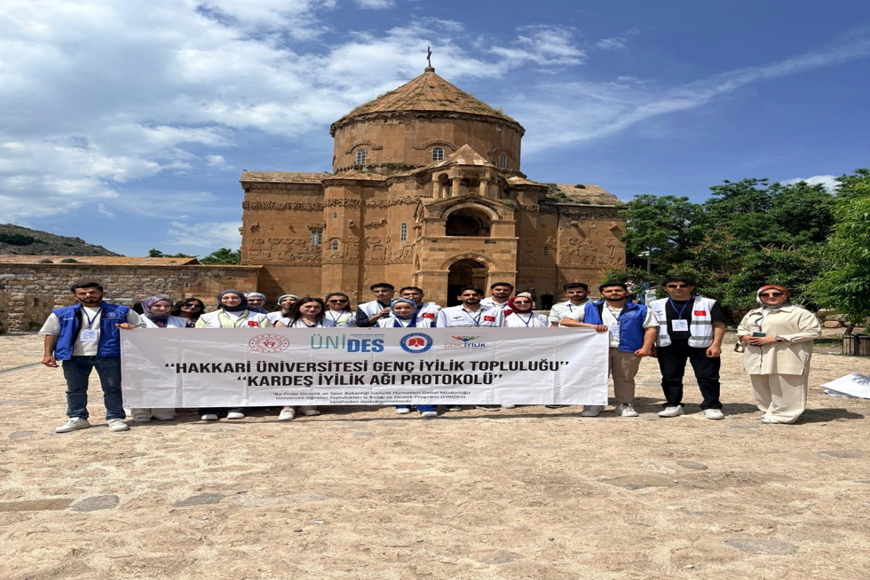 Genç İyilik Topluluğundan Van’da Fidan Dikme Etkinliği