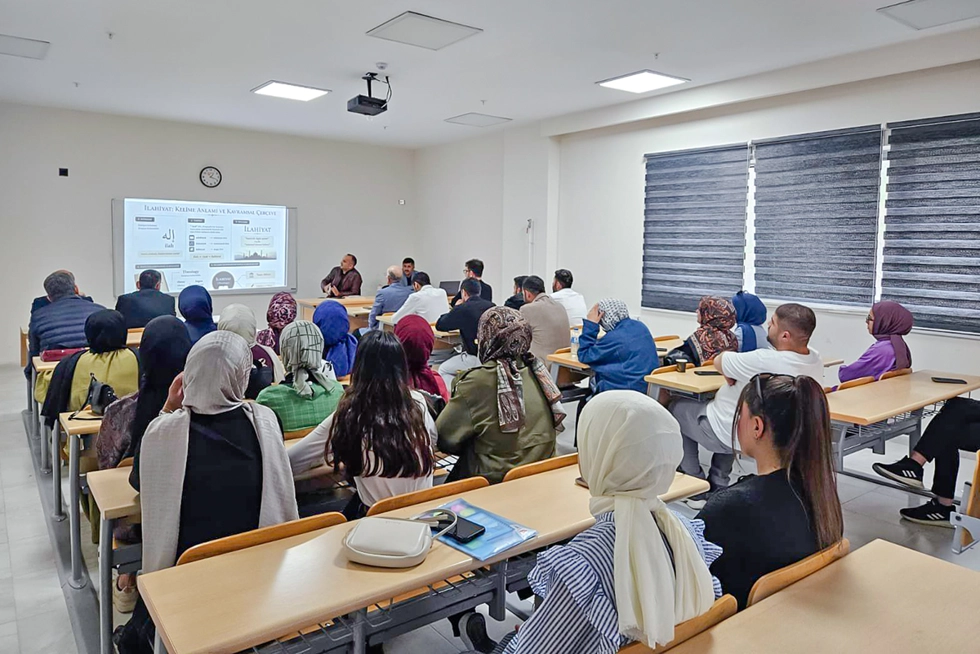 Üniversitemizde İlahiyat Mezunlarının İstihdam Alanları ve Sınav Süreçleri Değerlendirildi