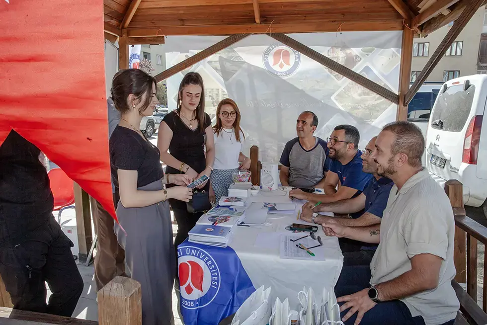 Üniversitemizden “2025 YKS Tanıtım ve Tercih Günleri” Kapsamında Danışmanlık Hizmeti