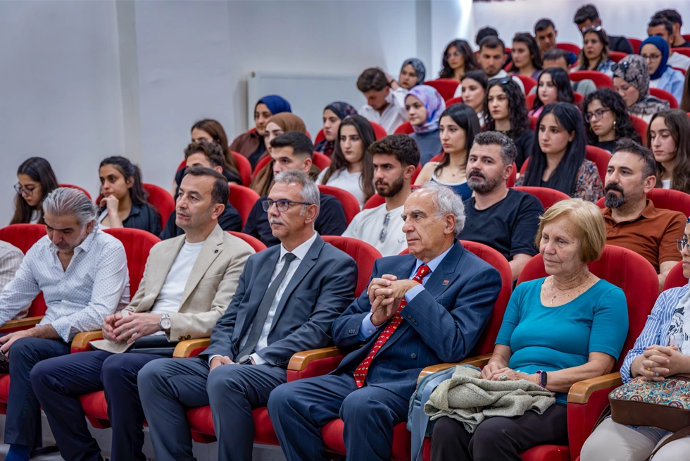 Üniversitemizde İklim Değişikliğini Önlemede Hidrojen Ekonomisi Konulu Konferans Düzenlendi