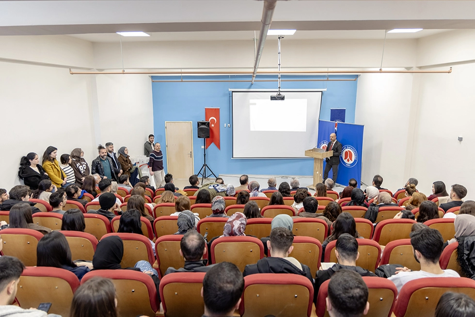 Üniversitemizde Kütüphane Haftası Kapsamında Söyleşi ve Etkinlikler Düzenlendi