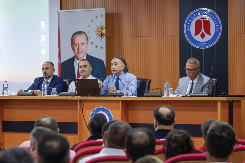 Rektörümüz Akademik Personelimizle Bir Araya Geldi