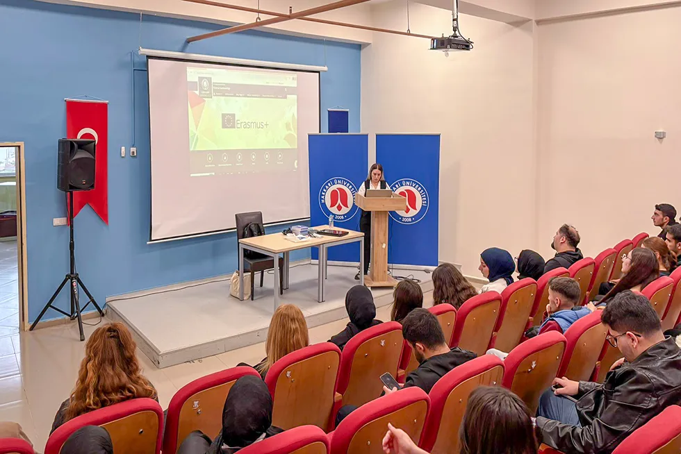 Üniversitemizde Erasmus+ Bilgilendirme Toplantısı Gerçekleştirildi