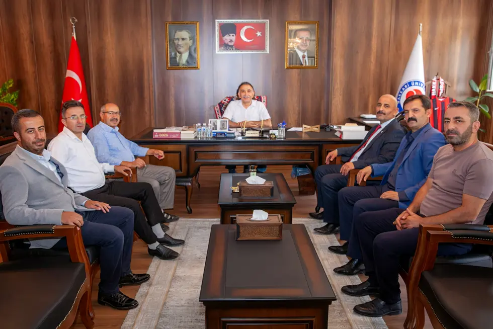 Yeniden Refah Partisi Hakkâri İl Yönetiminden Rektörümüze Ziyaret 