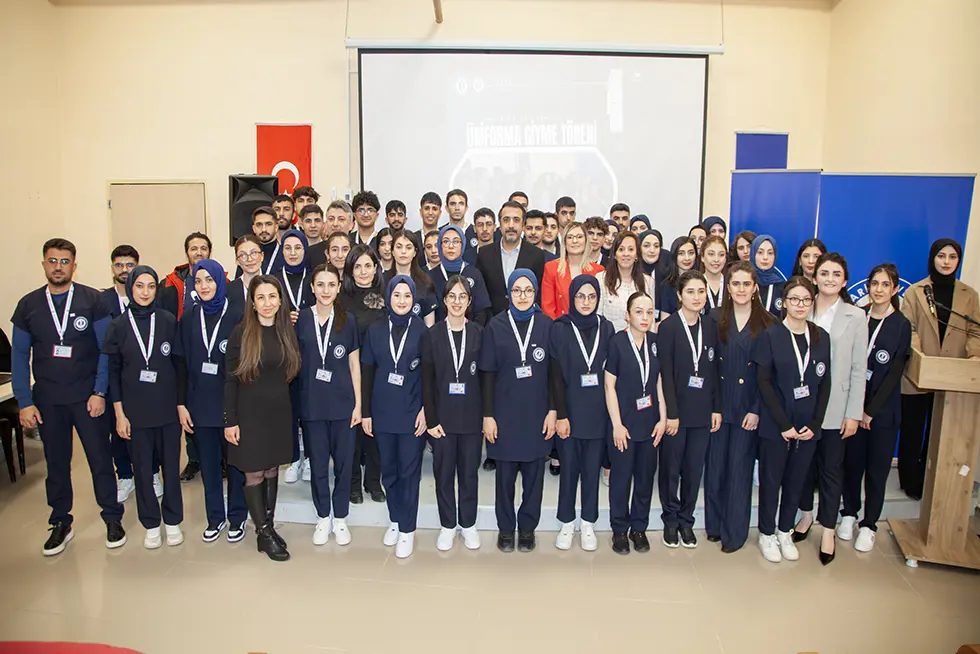 Hemşirelik Bölümümüz Tarafından Üniforma Giyme Töreni Düzenlendi