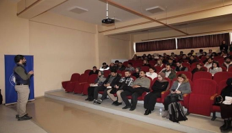 Hakkari Üniversitesi Özel Eğitim Topluluğu (HÖZET) Tarafından "Film Analizi" Etkinliği Düzenlendi - Resim 1