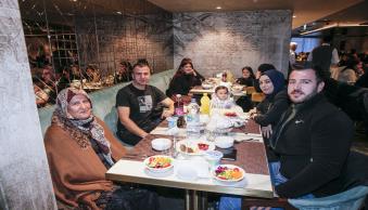 Yüksekova MYO Personeli ve Öğrencileri İftarda Buluştu - Resim 14