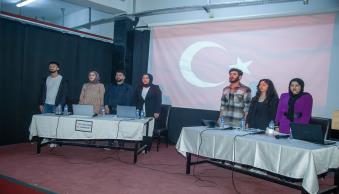 Üniversitemizde Ödüllü Münazara Yarışması Düzenlendi - Resim 1