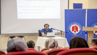 Zap Akademisi Seminerleri-5 kapsamında Dr. Öğr. Üyesi Mehmet Latif Çevik "Terry Eagleton’un Düşünce Dünyasına Bir Yolculuk” adlı semineri sundu. - Resim 1