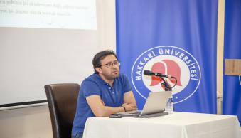 Zap Akademisi Seminerleri-5 kapsamında Dr. Öğr. Üyesi Mehmet Latif Çevik "Terry Eagleton’un Düşünce Dünyasına Bir Yolculuk” adlı semineri sundu. - Resim 2