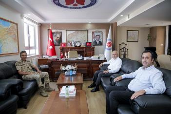 Hakkari İl Jandarma Komutanı Rektörümüze Veda Ziyaretinde Bulundu