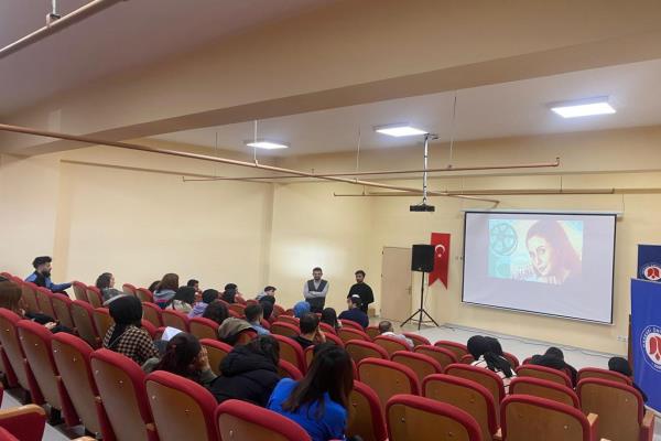 HÖZET 2023-2024 Eğitim Öğretim Yılının İlk Film Analizi Etkinliğinden Kareler